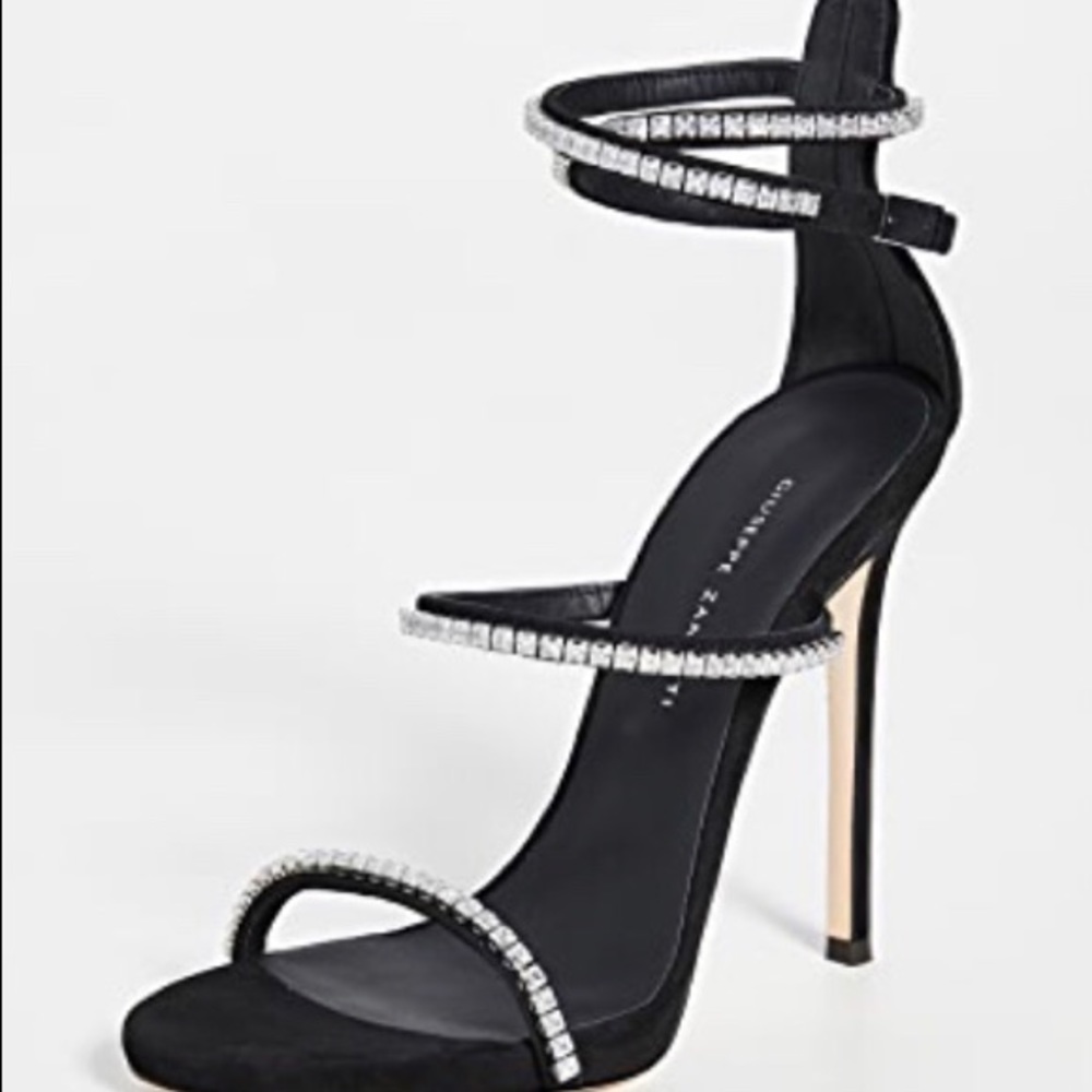 Shoes - Picture 4 of 4